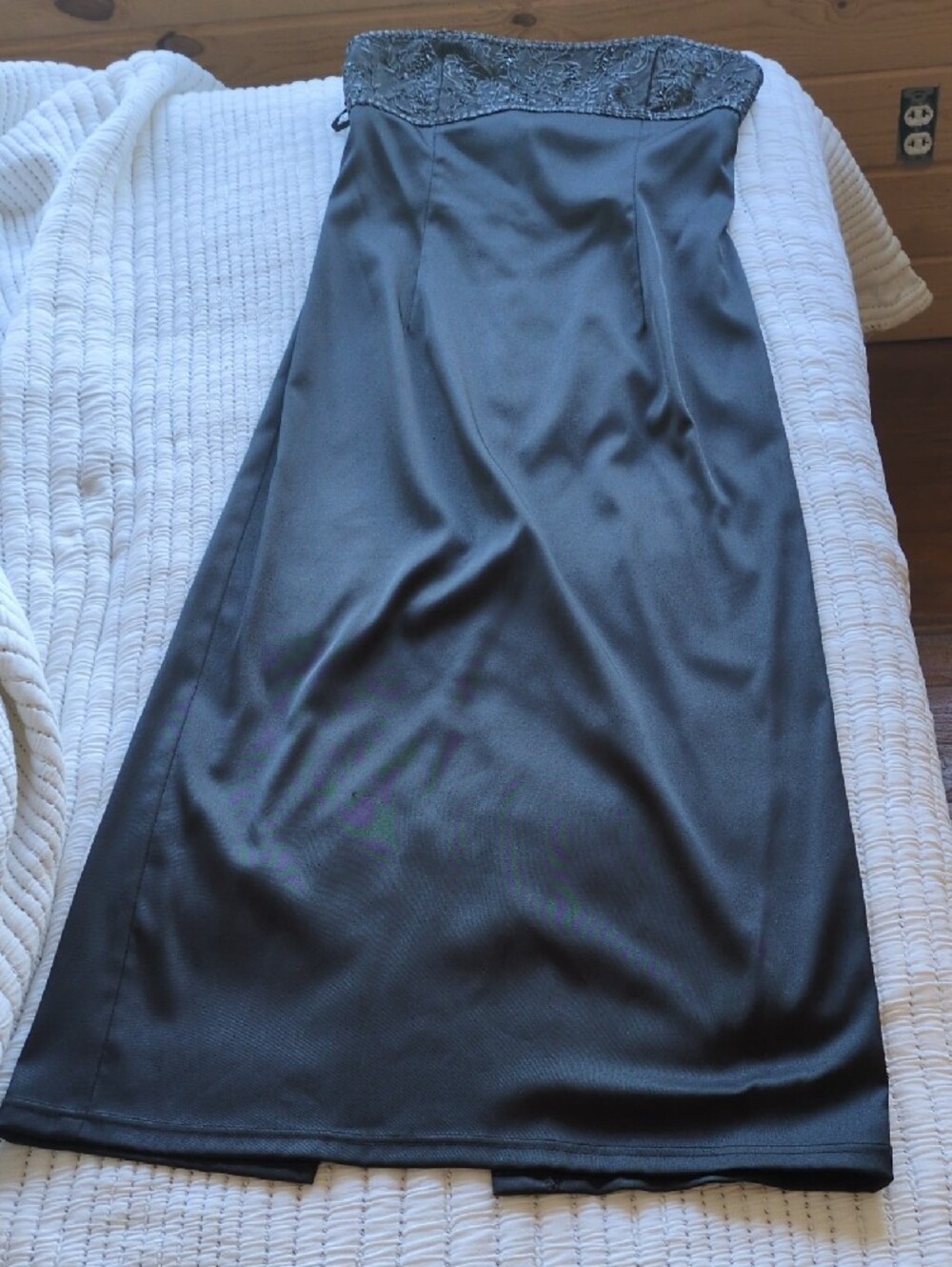 Jessica McClintock Strapless Black Satin Evening Gown with Embroidered Bodice - Picture 3 of 6
